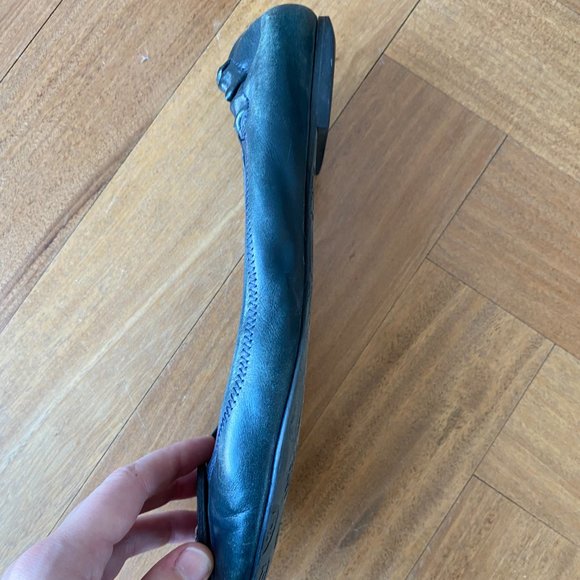 Tory Burch Navy Blue Leather Ballet Flats sz 8 - Picture 9 of 9